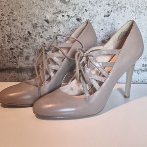 Nine West Sasafraso Woman's Heel | Beige | 7.5 M | Lace Up